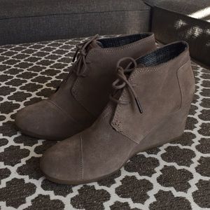 Toms tan wedge "desert" booties
